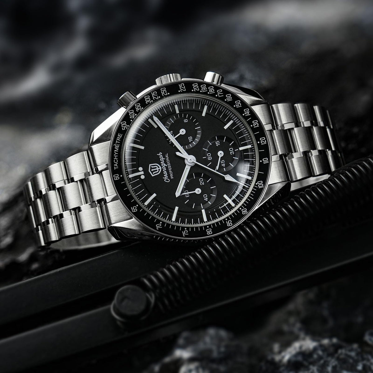39mm Chronograph Watch V44850